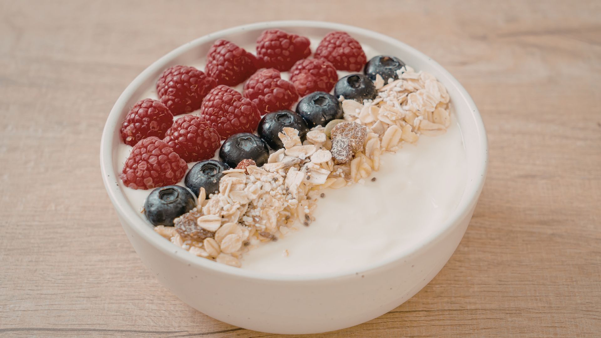 colazione ideale dopo pilates: yogurt e frutta